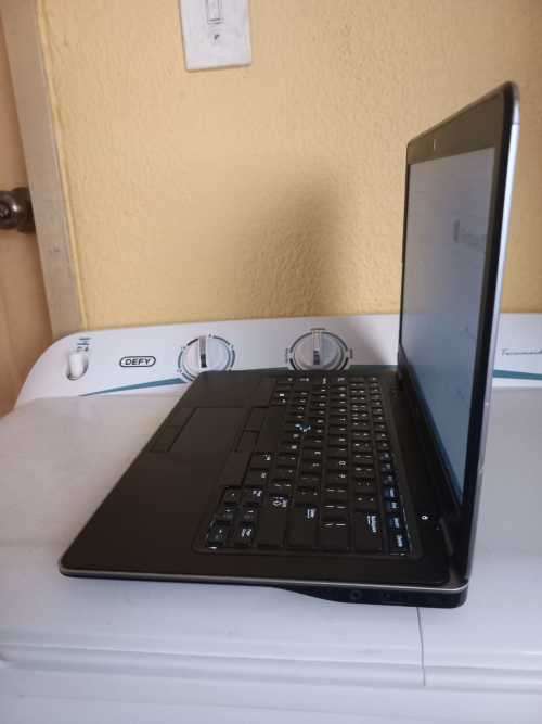 Dell E7440 Latitude i5 Laptop (Working)
