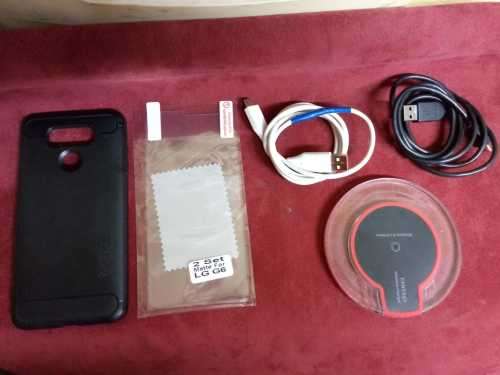 LG G6 - immaculate (with wireless charger) FREE COURIER included.
