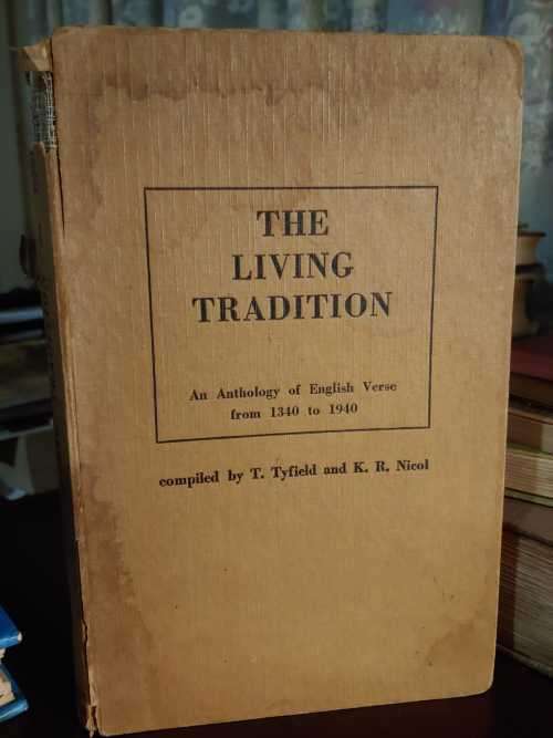 The Living Tradition - Anthology of English Verse 1340 to 1940