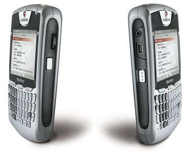 New Blackberry 8707v, Built-in QWERTY-type keyboard Cell Phone. In box with accessories.