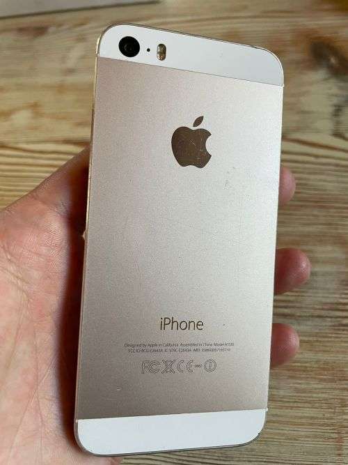 Dead iPhones 6 and 5S