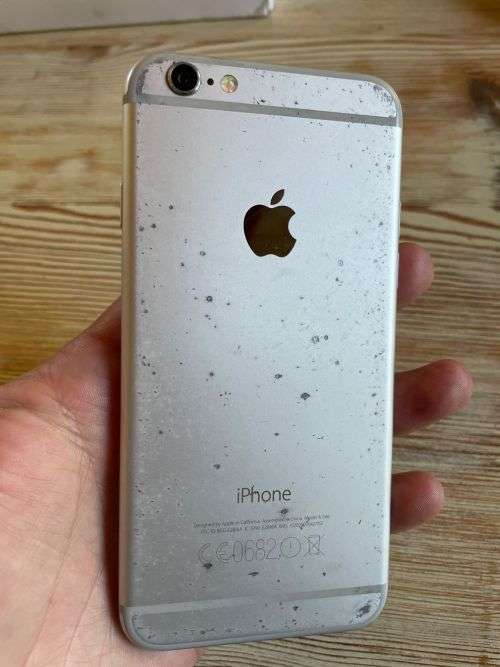 Dead iPhones 6 and 5S