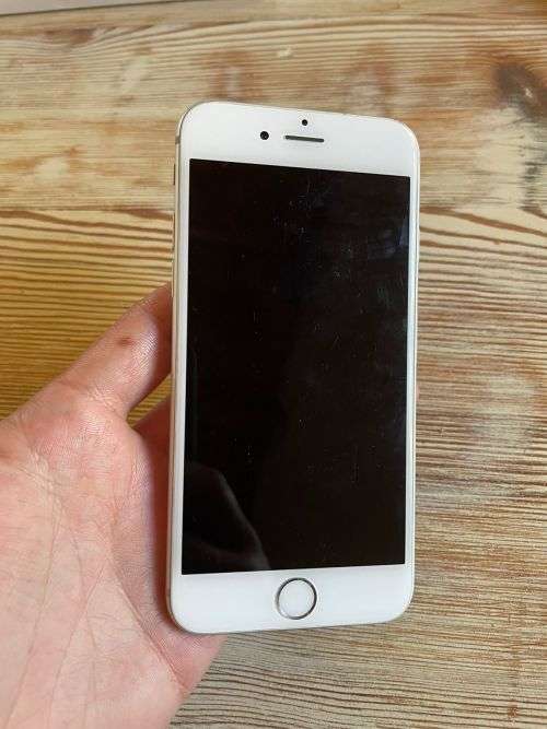 Dead iPhones 6 and 5S