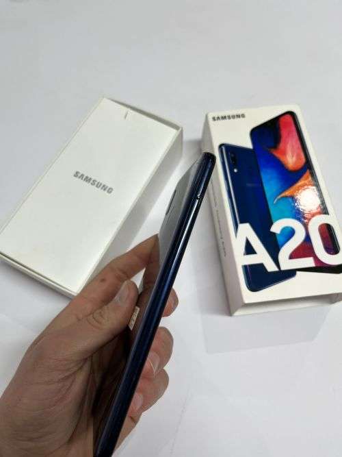 Samsung Galaxy A20 DUAL SIM with box