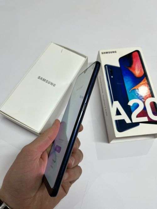 Samsung Galaxy A20 DUAL SIM with box