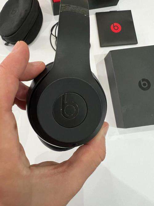 BEATS Solo 3 Wireless Headhones Black ORIGINAL