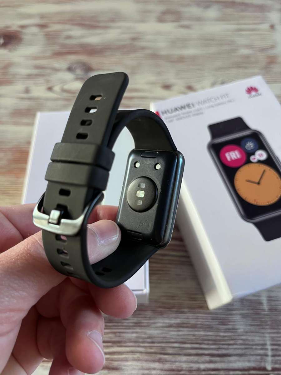 Huawei Fit Smartwatch with box and extra strap