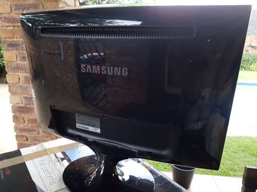 Samsung 26" Monitor, triple input, T260 Syncmaster (REDUCED)!!