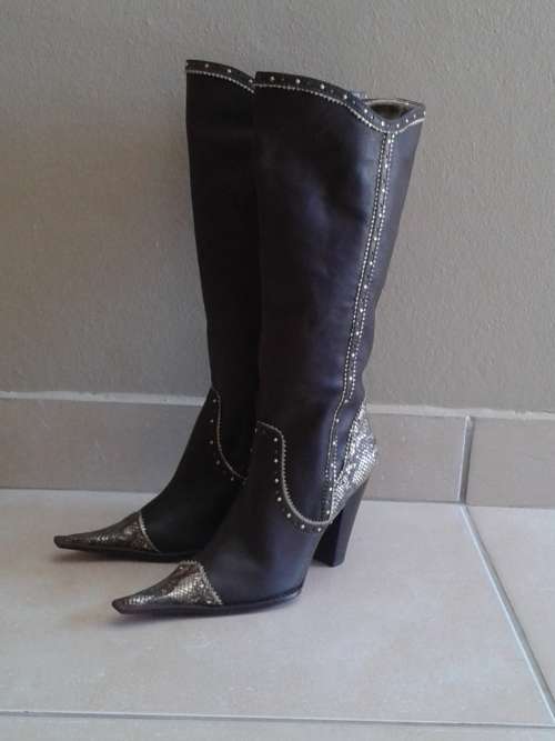 **FREE COURIER: Ladies Genuine Leather Cowboy Boots** SALE