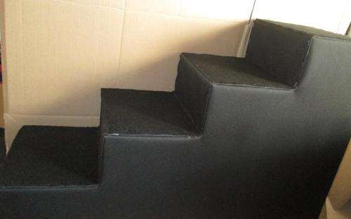 CARPETED DOG STEPS 5