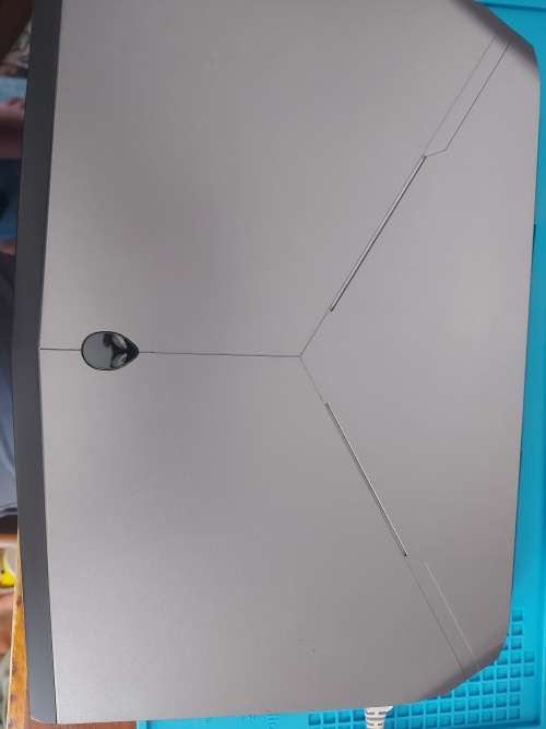 DELL ALIENWARE *5th GEN CORE i7-5500U CPU**8GB DDR3**237GB NVME SSD**WIN10 PRO**