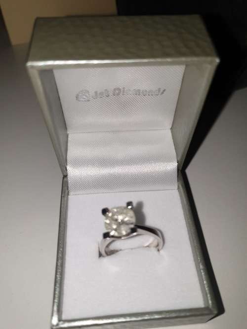 CERTIFIED 2.443 CARAT DIAMOND - ROUND CUT - DIAMOND SOLITAIRE - 18KT WHITE GOLD