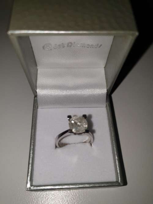 CERTIFIED 2.443 CARAT DIAMOND - ROUND CUT - DIAMOND SOLITAIRE - 18KT WHITE GOLD