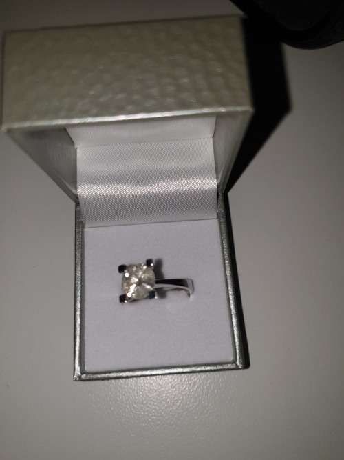 CERTIFIED 2.443 CARAT DIAMOND - ROUND CUT - DIAMOND SOLITAIRE - 18KT WHITE GOLD