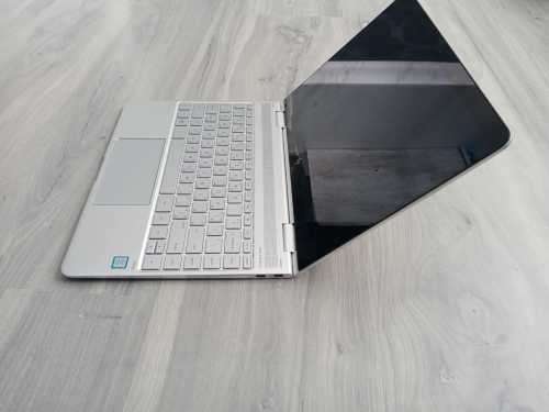 **READ AD** HP laptop i5-7th gen  Model number 13-w001nx