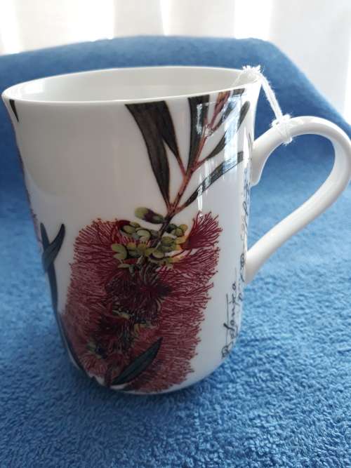 Maxwell and Williams.Fine Bone China Mug in Box.  R 73.00  View Scans