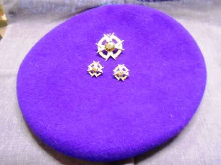 Chaplains Beret & Cap Badge & Collars