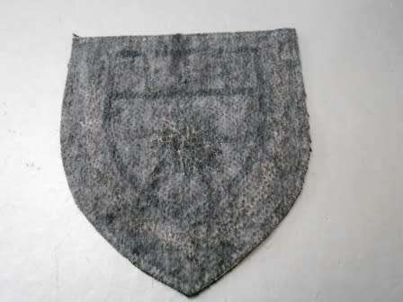 1 Recce Regiment Tracksuit Badge (Must be a copy as colors of Compass Rose are Wrong way around)