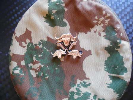 32 Battalion Beret with restrike Cap and Collar badges