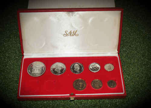 1982 Proof Set (NO GOLD) in SA Mint box -silver R1- Mintage 7100