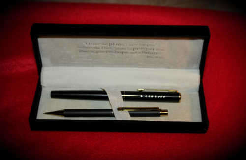 Sheaffer fill pen and Pencil set in origanal Box - Name P. Coetzee stamped on Fill Pen