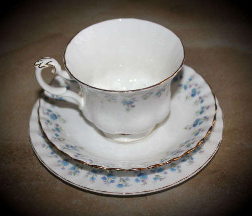 Royal Albert Trio "Memory Lane " bid per trio ..3 trio's are available