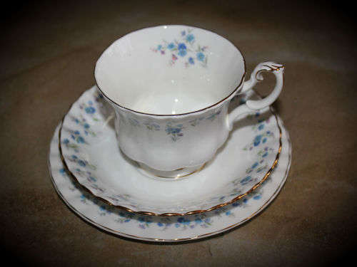 Royal Albert Trio "Memory Lane " bid per trio ..3 trio's are available