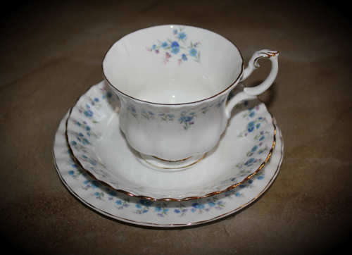 Royal Albert Trio "Memory Lane " bid per trio ..3 trio's are available