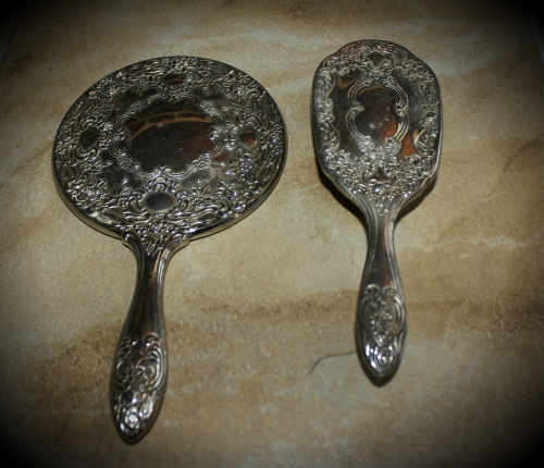 Vintage Silver Plated Grooming set mirror (240x135mm) and Brush (205x70mm)