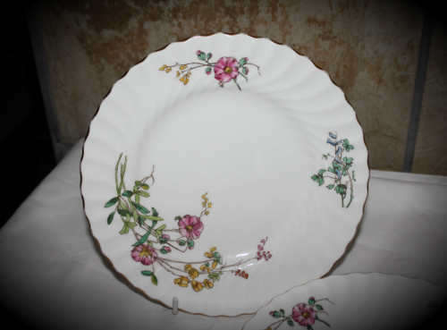 Vintage MINTON Dainty Sprays Bone China S511 Plate 200mm- 4 available-bid for 1 plate