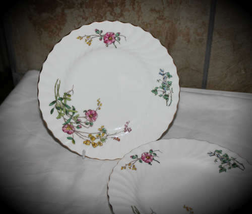 Vintage MINTON Dainty Sprays Bone China S511 Plate 200mm- 4 available-bid for 1 plate