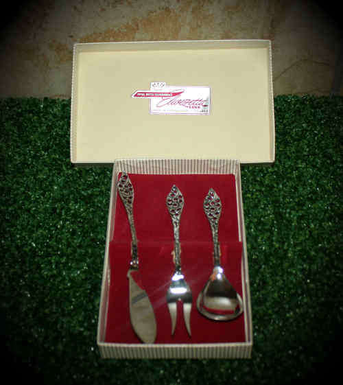 3 piece elwezetta boxed set made in Holland Royal Dutch Silverworks