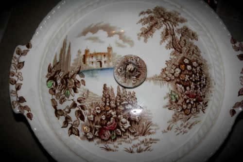 Vintage CASTLE ON THE LANE Johnson BROS Tureen &lid 140x266mm England Pat.no118580 hand engraved