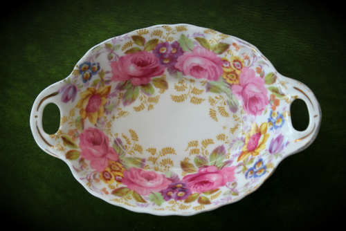 Royal Albert "SERENA" Tray - Reg No 839392 35x145x97mm (no chips)