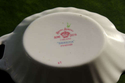 Royal Albert "SERENA" Tray - Reg No 839392 35x145x97mm (no chips)