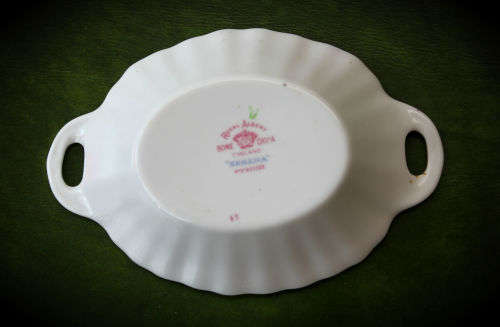 Royal Albert "SERENA" Tray - Reg No 839392 35x145x97mm (no chips)