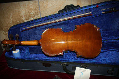 Stentor Student 1 Violin 4/4 (unused) with origanal case bow strap and Rosin