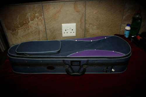 Stentor Student 1 Violin 4/4 (unused) with origanal case bow strap and Rosin