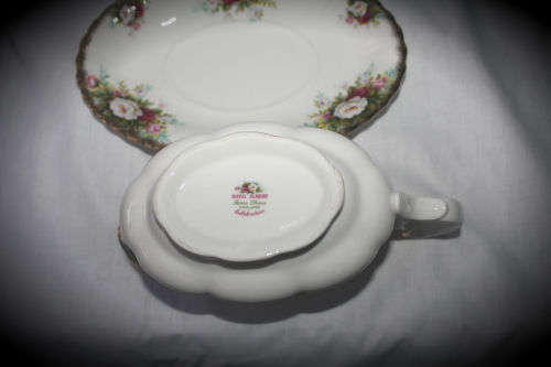 Royal Albert 'Celebration' Gravy boat with tray ,,never used - 130x215mm