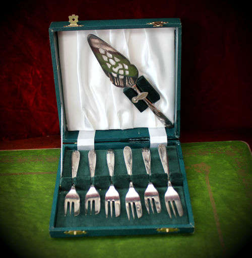 Vintage Angora Silver Plate cake lifter and cake forks  in origanal box