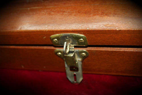 Vintage Masonic compass tool set in wooden box -(wood box need repairs) 73mmx370mmx350mm