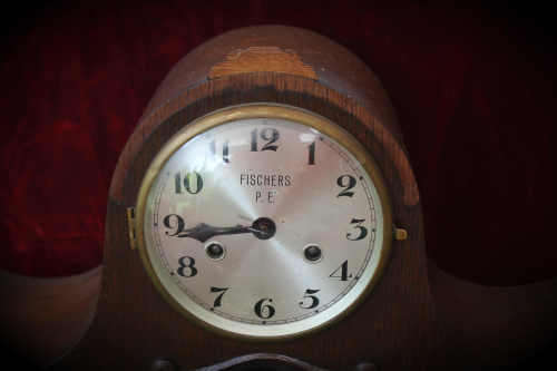 Fischers P.E Mantel Clock Van die Gereformeerde Kerk PHILIPPOLIS need parts and repairs-289x454x135m