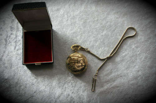 Die Groot Trek 1838 - 1988 Commemorative Quartz Pocket Watch with Chain- working but second hand off