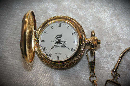 Die Groot Trek 1838 - 1988 Commemorative Quartz Pocket Watch with Chain- working but second hand off