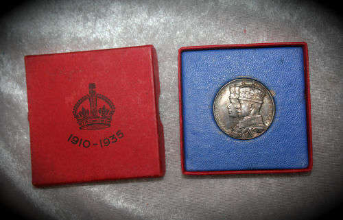 1910-1935 George V Official Silver Jubilee Medal 16g -31mm  in origanal box