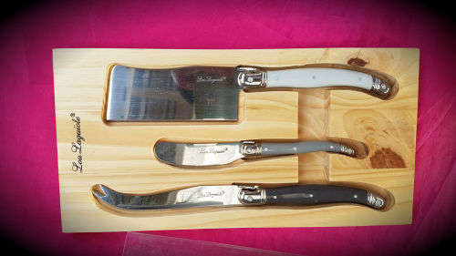 3-pcs cheese set Lou Laguiol- Tradition wooden box-1 cheese knife, 1 butter knife and 1 cheese hatch