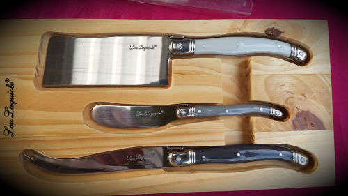 3-pcs cheese set Lou Laguiol- Tradition wooden box-1 cheese knife, 1 butter knife and 1 cheese hatch
