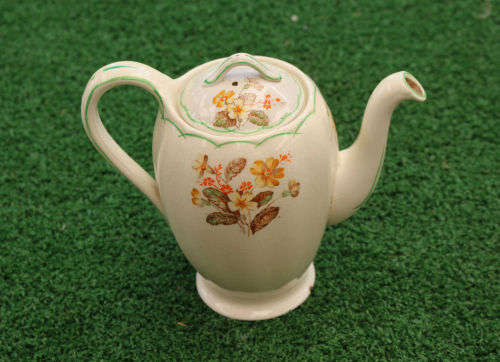 Antique Grindley CREAMPETAL Teapot England - small chip on Base 175x200mmm