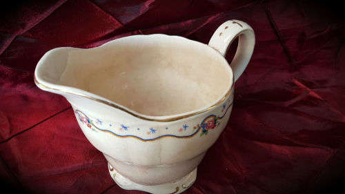 Vintage Grindley Creamer Marlborough ROYAL PETAL 120x178x125mm -see Condition