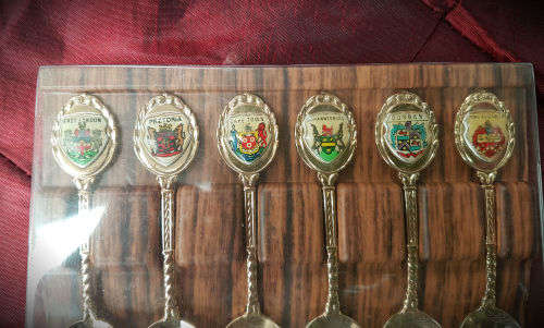 6 souvenir spoons -South african Cities-